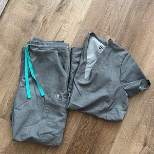 Figs graphite scrub set